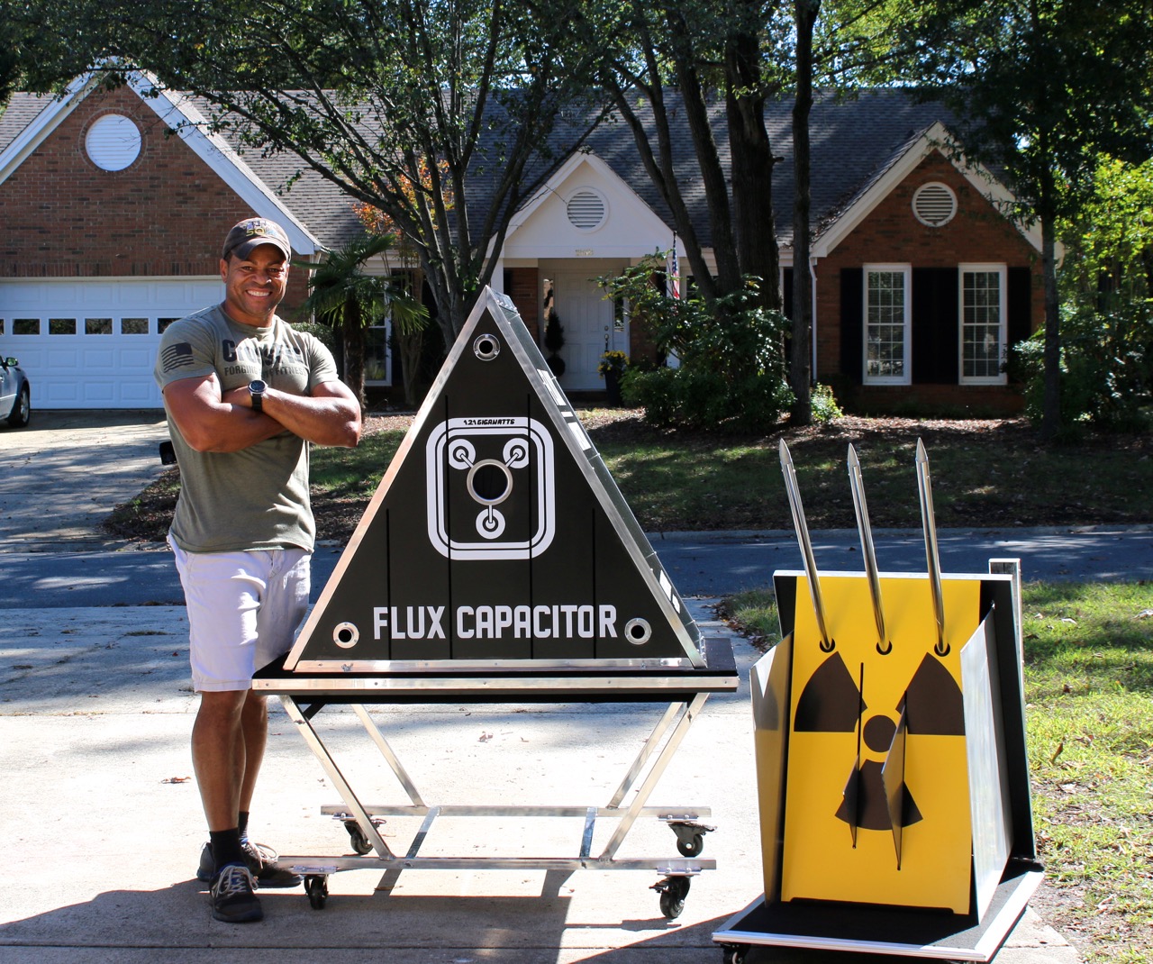 HiroBladePyramidSizeCompare